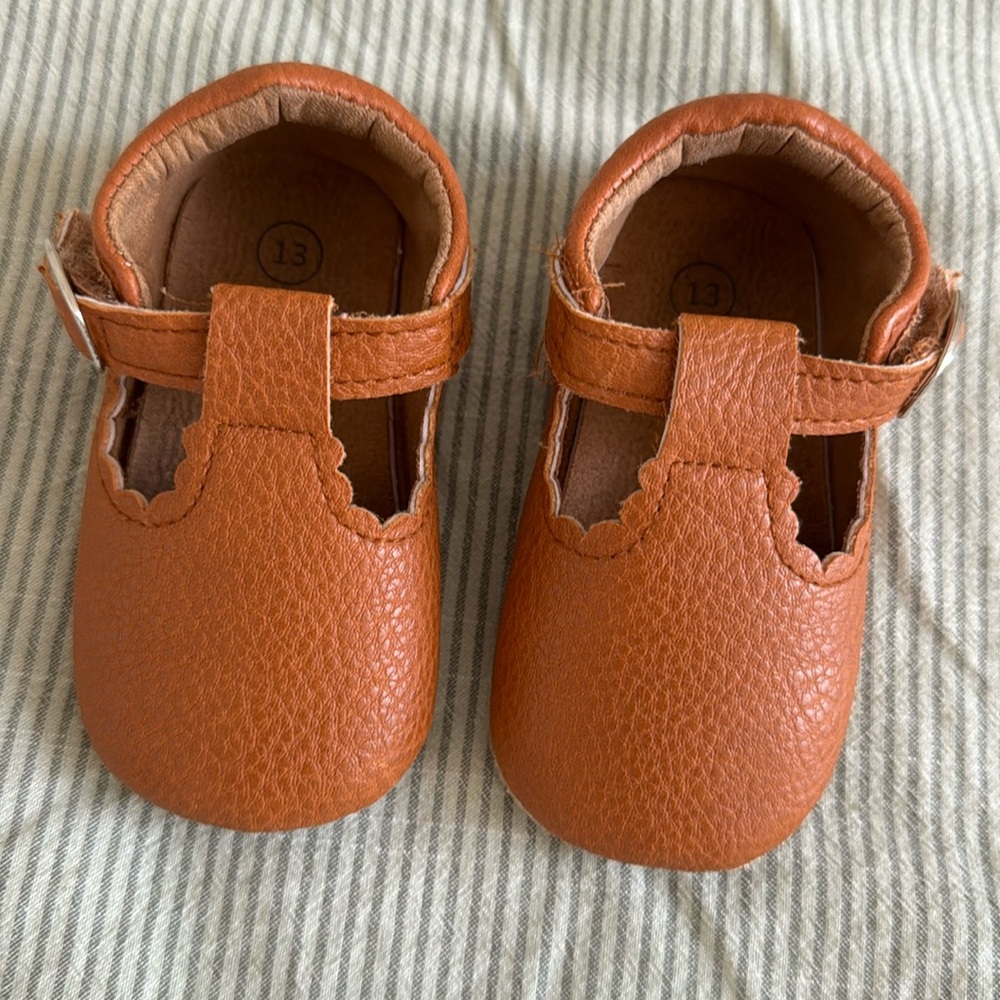 Baby shoes, 13 (baby), light brown, like leather